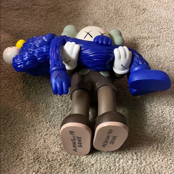 KAWS COMPANION ORIGINAL FAKE GENUINE MEDICOM TOY - Picture 2 of 6
